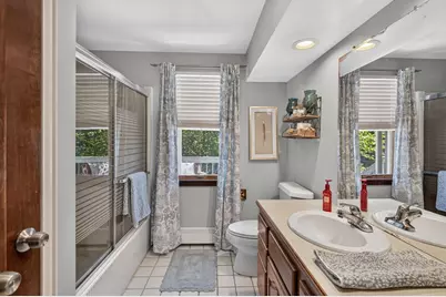 55 Irving St, Fall River, MA 02723 - Photo 8