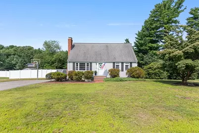 6 Oak Dr, Plainville, MA 02762 - Photo 2