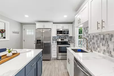 6 Oak Dr, Plainville, MA 02762 - Photo 8