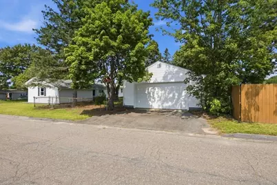 142 Olko Circle, Chicopee, MA 01020 - Photo 4
