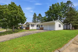 142 Olko Cir, Chicopee, MA 01020 - Photo 2
