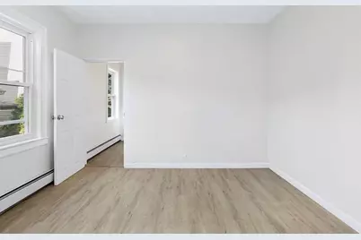 77 Weetamoe St #2, Fall River, MA 02720 - Photo 4
