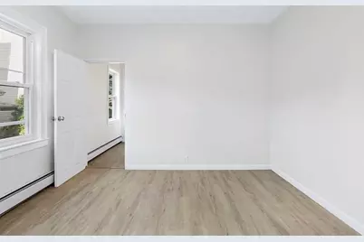 77 Weetamoe St #2, Fall River, MA 02720 - Photo 4