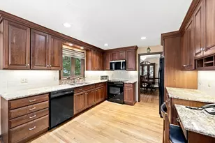 76 Mohawk Dr, Longmeadow, MA 01106 - Photo 8