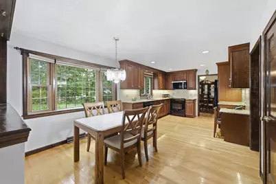 76 Mohawk Dr, Longmeadow, MA 01106 - Photo 10