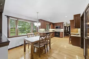 76 Mohawk Dr, Longmeadow, MA 01106 - Photo 10