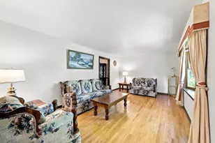 76 Mohawk Dr, Longmeadow, MA 01106 - Photo 4