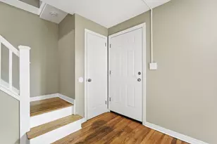 15 Pear St, Springfield, MA 01109 - Photo 6