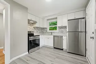 15 Pear St, Springfield, MA 01109 - Photo 2