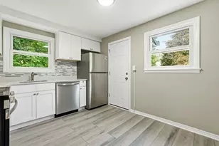 15 Pear St, Springfield, MA 01109 - Photo 10