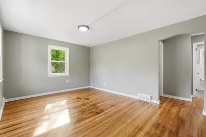 15 Pear St, Springfield, MA 01109 - Photo 12