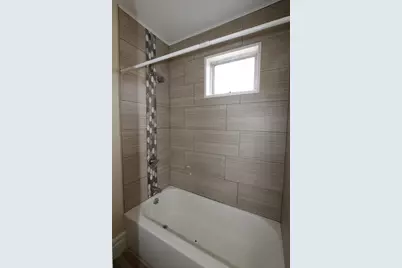 122 Elm St Apt D #Apt D, Millbury, MA 01527 - Photo 12