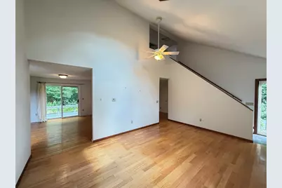 5 Meadow Oak Ln #B, Deerfield, MA 01373 - Photo 8