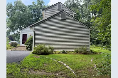 5 Meadow Oak Ln #B, Deerfield, MA 01373 - Photo 4