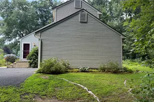 5 Meadow Oak Ln, Deerfield, MA 01373 - Photo 4