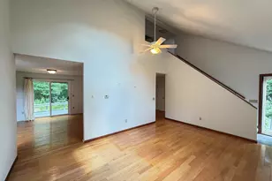 5 Meadow Oak Ln, Deerfield, MA 01373 - Photo 8