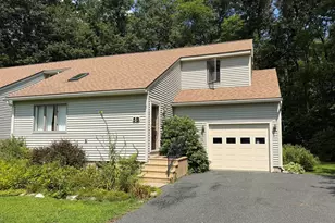 5 Meadow Oak Ln, Deerfield, MA 01373 - Photo 1