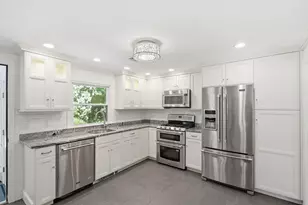 110 Thornberry Rd, Winchester, MA 01890 - Photo 2