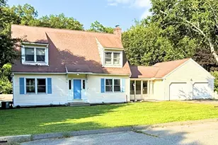 14 Indian Ridge Dr, Leominster, MA 01453 - Photo 1