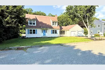 14 Indian Ridge Dr, Leominster, MA 01453 - Photo 2