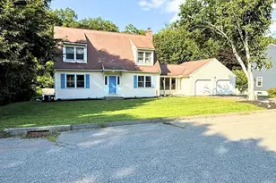 14 Indian Ridge Dr, Leominster, MA 01453 - Photo 2