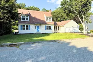 14 Indian Ridge Dr, Leominster, MA 01453 - Photo 2
