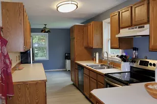 14 Indian Ridge Dr, Leominster, MA 01453 - Photo 18