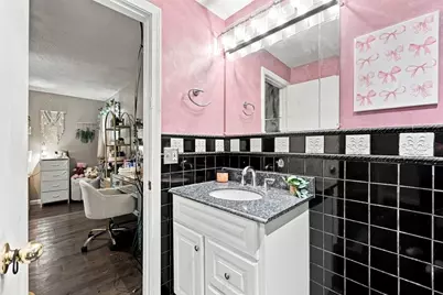 688 S West St, Agawam, MA 01030 - Photo 36