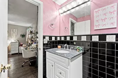 688 S West St, Agawam, MA 01030 - Photo 36