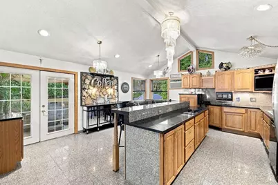 688 S West St, Agawam, MA 01030 - Photo 18