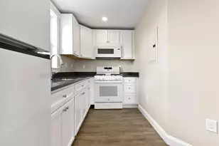 28 Poplar St, Danvers, MA 01923 - Photo 10