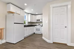 28 Poplar St, Danvers, MA 01923 - Photo 8