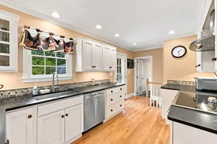 62 Walnut Rd, Hamilton, MA 01982 - Photo 2