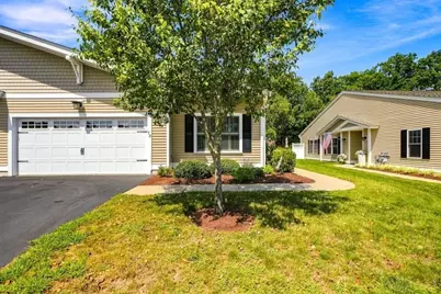 73 Rogerson Xing #73, Uxbridge, MA 01569 - Photo 2