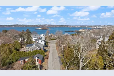 5 Grapevine Rd, Gloucester, MA 01930 - Photo 2
