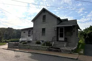 27 Dublin St, Palmer, MA 01069 - Photo 2