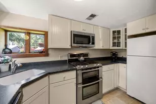 20 E Rd, Mashpee, MA 02649 - Photo 4
