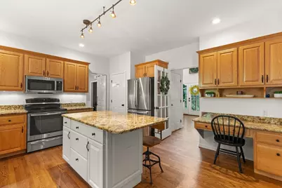 2 Brookside St, Upton, MA 01568 - Photo 6