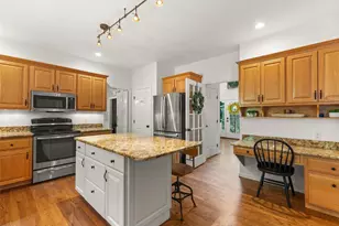 2 Brookside St, Upton, MA 01568 - Photo 6