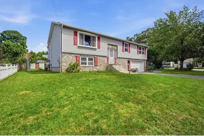 4 Baril Ln, Chicopee, MA 01013 - Photo 2