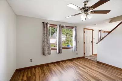 18 Scott Hollow Dr, Holyoke, MA 01040 - Photo 4