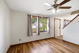 18 Scott Hollow Dr, Holyoke, MA 01040 - Photo 4