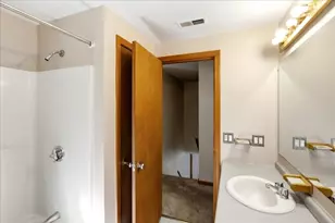 18 Scott Hollow Dr, Holyoke, MA 01040 - Photo 30