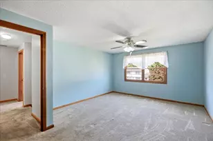 18 Scott Hollow Dr, Holyoke, MA 01040 - Photo 24