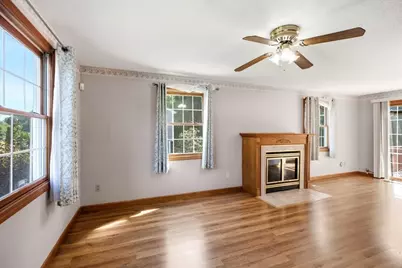 18 Scott Hollow Dr, Holyoke, MA 01040 - Photo 14