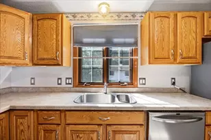 18 Scott Hollow Dr, Holyoke, MA 01040 - Photo 10