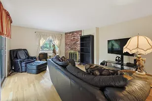 25 Country Club Ln, Milford, MA 01757 - Photo 10