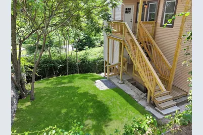 8 Sheldon St, Fitchburg, MA 01420 - Photo 4