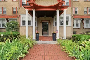 585 Franklin St, Melrose, MA 02176 - Photo 2