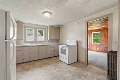 289 Southampton Rd, Holyoke, MA 01040 - Photo 8